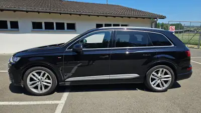 Audi Q7 3.0 V6 TFSI Quattro — SUV prestige 7 places, 333 ch dynamiques — side view