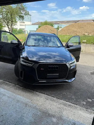 Audi RS Q3 Performance — SUV haute performance, 367 ch et traction intégrale — Seitenansicht