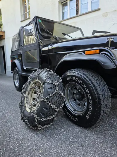 Jeep CJ-7 V8 1979 — Légende américaine, moteur puissant, 48000 km — fianco