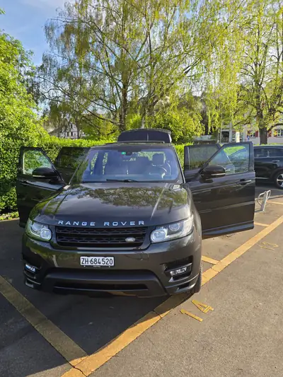 Land Rover Range Rover Sport 4.4 SDV8 Autobiography Dynamic — Luxe et Performance tout-terrain — vista posteriore
