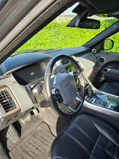 Land Rover Range Rover Sport 4.4 SDV8 Autobiography Dynamic — Luxe et Performance tout-terrain — Miniatura 13