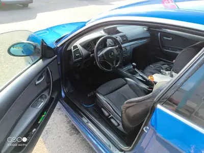 BMW 130i — Compacte sportive 265 ch, 3 portes iconique des années 2000 — détail