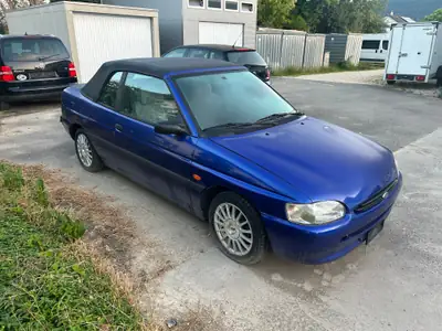 Ford Escort 1.6i 16V Azur — Cabriolet rétro des années 90, sans accident — arrière