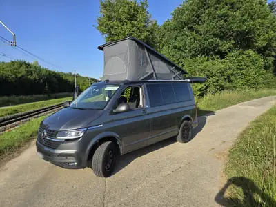 VW T6.1 California Beach — Le camping-car compact 4x4 performant et librement aménageable — Außenansicht