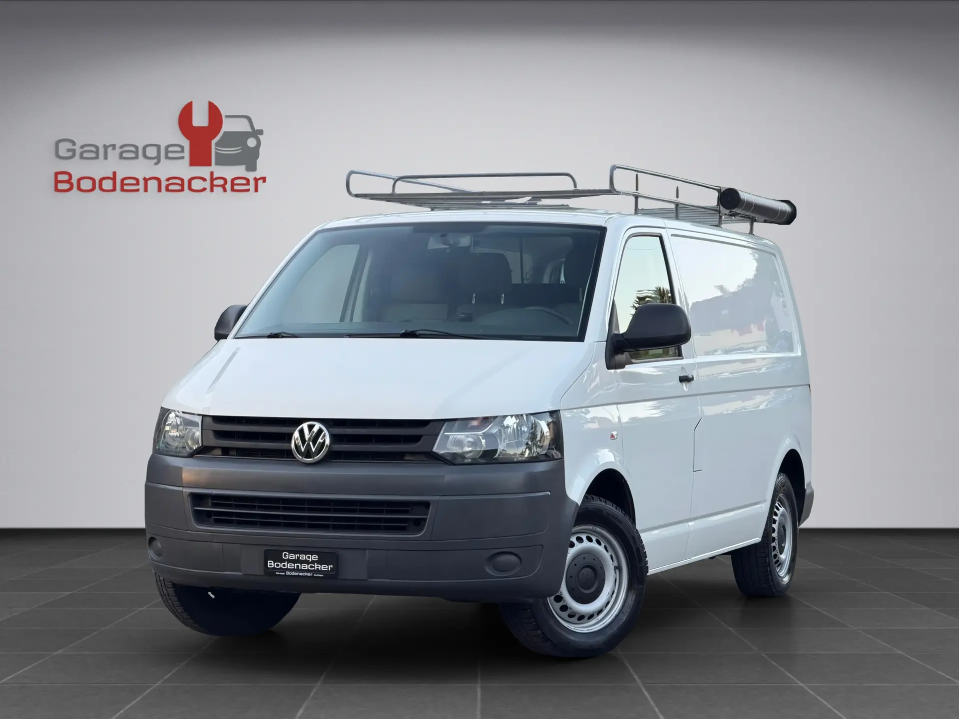 VW T5 2.0 TDI DSG — Utilitaire polyvalent, faible kilométrage, prêt au travail