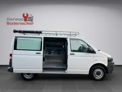 VW T5 2.0 TDI DSG — Utilitaire polyvalent, faible kilométrage, prêt au travail — Armaturenbrett