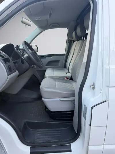 VW T5 2.0 TDI DSG — Utilitaire polyvalent, faible kilométrage, prêt au travail — Miniatur 10
