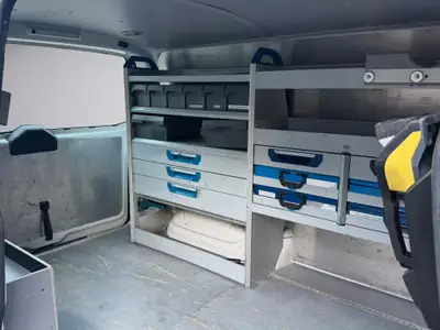 VW T5 2.0 TDI DSG — Utilitaire polyvalent, faible kilométrage, prêt au travail — Miniatur 14