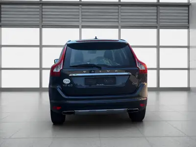 Volvo XC60 D4 Momentum — SUV premium diesel, entretien récent et sans sinistre — tableau de bord