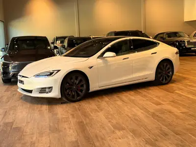 Tesla Model S 100D Performance — Berline électrique haute performance, 78 500 km — fianco