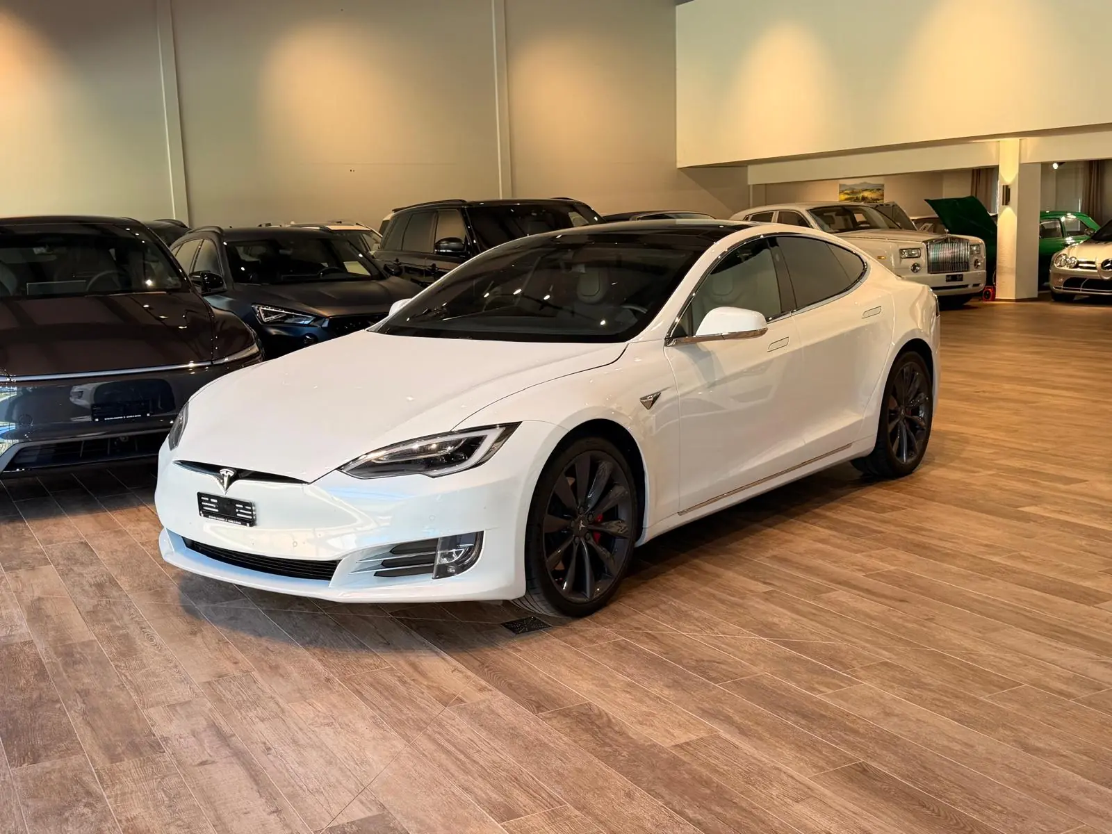 Tesla Model S 100D Performance — Berline électrique haute performance, 78 500 km