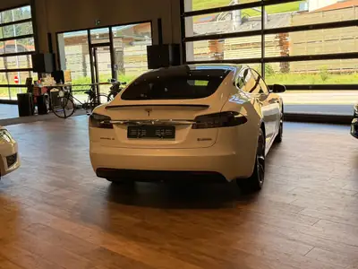 Tesla Model S 100D Performance — Berline électrique haute performance, 78 500 km — Miniatura 26