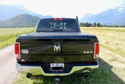 Dodge Ram 1500 5.7L Longhorn — Pickup musclé, sans accident, 105'000 km — arrière