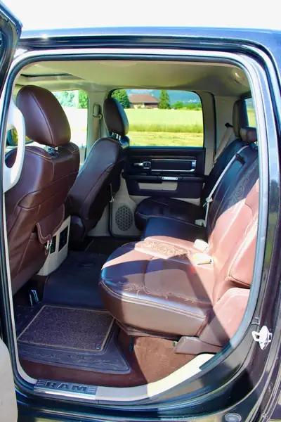 Dodge Ram 1500 5.7L Longhorn — Pickup musclé, sans accident, 105'000 km — détail