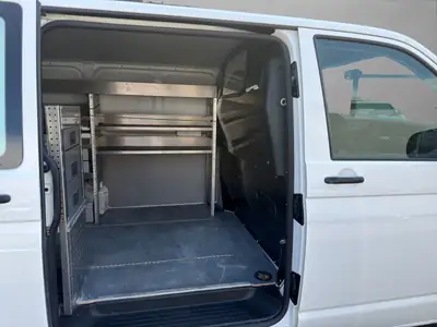VW T6 2.0 TDI — Utilitaire fiable, 150 ch, attelage 2000 kg et régulateur de vitesse — Miniature 13