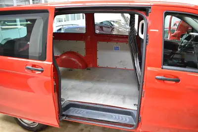 Mercedes-Benz Vito 114 BlueTEC — Utilitaire fiable, 104000 km, boîte auto 7G-Tronic — Miniatura 28