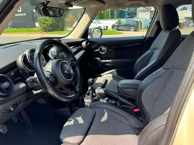 MINI Cooper 1.5i — Citadine maligne, entretien léger, 123 000 km — cruscotto