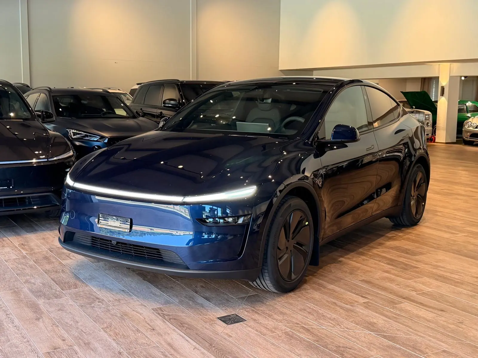 Tesla Model Y Long Range AWD — SUV électrique haute performance, quasi neuf
