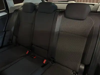 VW Tiguan 1.4 TSI 4Motion — SUV polyvalent, transmission intégrale et faible kilométrage — Miniature 9