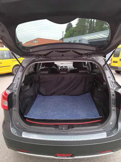 Suzuki S-Cross 1.4 Turbo Piz Sulai Top 4x4 — Compact polyvalent tout-terrain, 59'000 km seulement — vista posteriore