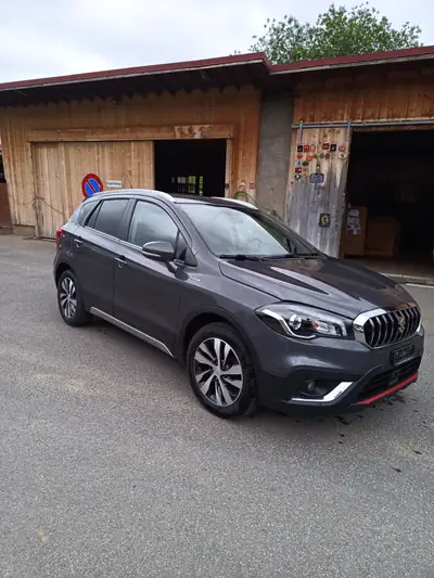 Suzuki S-Cross 1.4 Turbo Piz Sulai Top 4x4 — Compact polyvalent tout-terrain, 59'000 km seulement — vista esterna