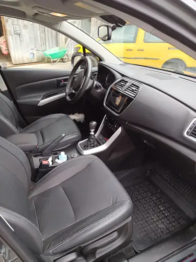 Suzuki S-Cross 1.4 Turbo Piz Sulai Top 4x4 — Compact polyvalent tout-terrain, 59'000 km seulement — cruscotto