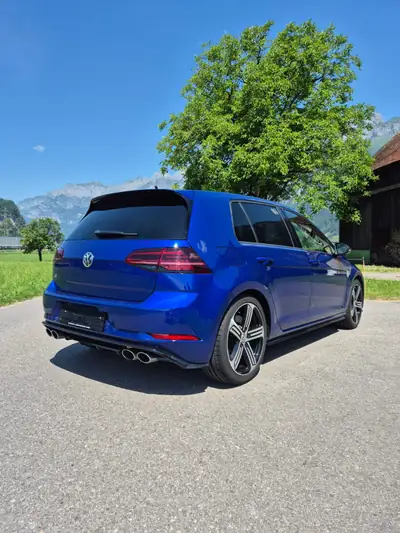 VW Golf 2.0 TSI R DSG 4motion — 300 ch, intégrale et performances brutes — vista posteriore