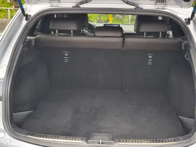 Mazda 6 2.2 D Revolution — Break automatique, 61'300 km, frais d'entretien maîtrisés — Miniatura 11