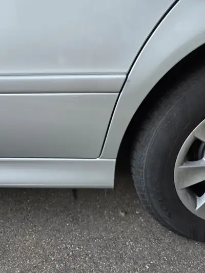BMW 520i Touring — Break élégant, sans rouille, 170 ch fiables — Heckansicht