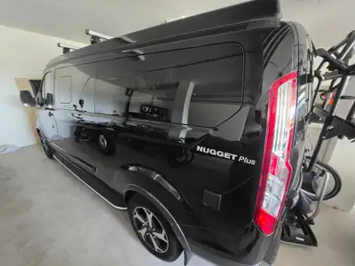 Ford Transit Custom Nugget Plus Limited 2024 — Minibus compact premium, faible kilométrage — Seitenansicht