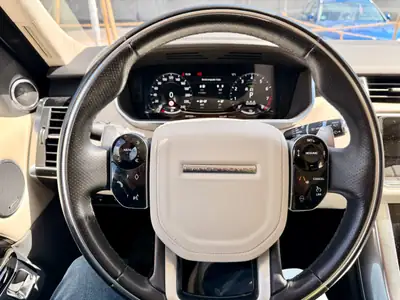 Range Rover Sport P400e Autobiography — Hybride rechargeable, 98'000 km, garantie jusqu'en 2027 — interni