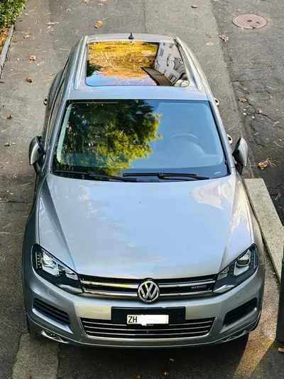Volkswagen Touareg 3.0 V6 Hybrid — SUV premium sans compromis énergétique — vista esterna