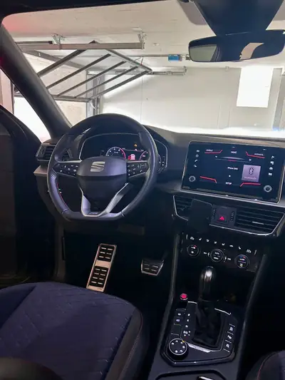 SEAT Tarraco 2.0 TSI 4Drive — SUV 7 places robuste, 190 ch et transmission DSG — cruscotto