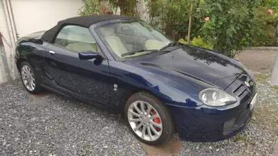 MG TF 160 — Cabriolet sportif 2005, moteur 1.8L performant et design rétro — arrière