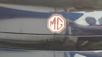 MG TF 160 — Cabriolet sportif 2005, moteur 1.8L performant et design rétro — Miniature 8