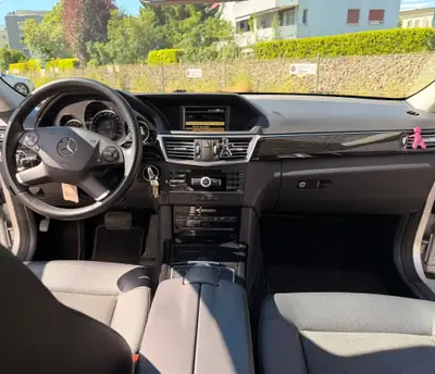 Mercedes-Benz E 250 CDI BlueEF Elegance — Break diesel automatique, sans sinistre — intérieur