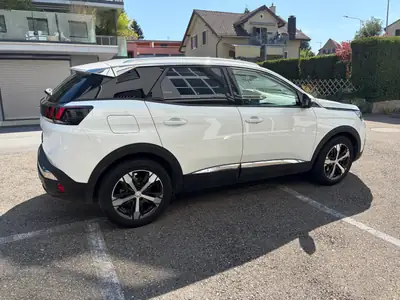 PEUGEOT 3008 1.2 PureTech Allure — SUV compact fiable, entretien complet récent — detail