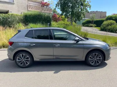 Skoda Fabia 1.0 TSI Dynamic DSG — Citadine efficace, quasi-neuve à 7'700 km — dashboard