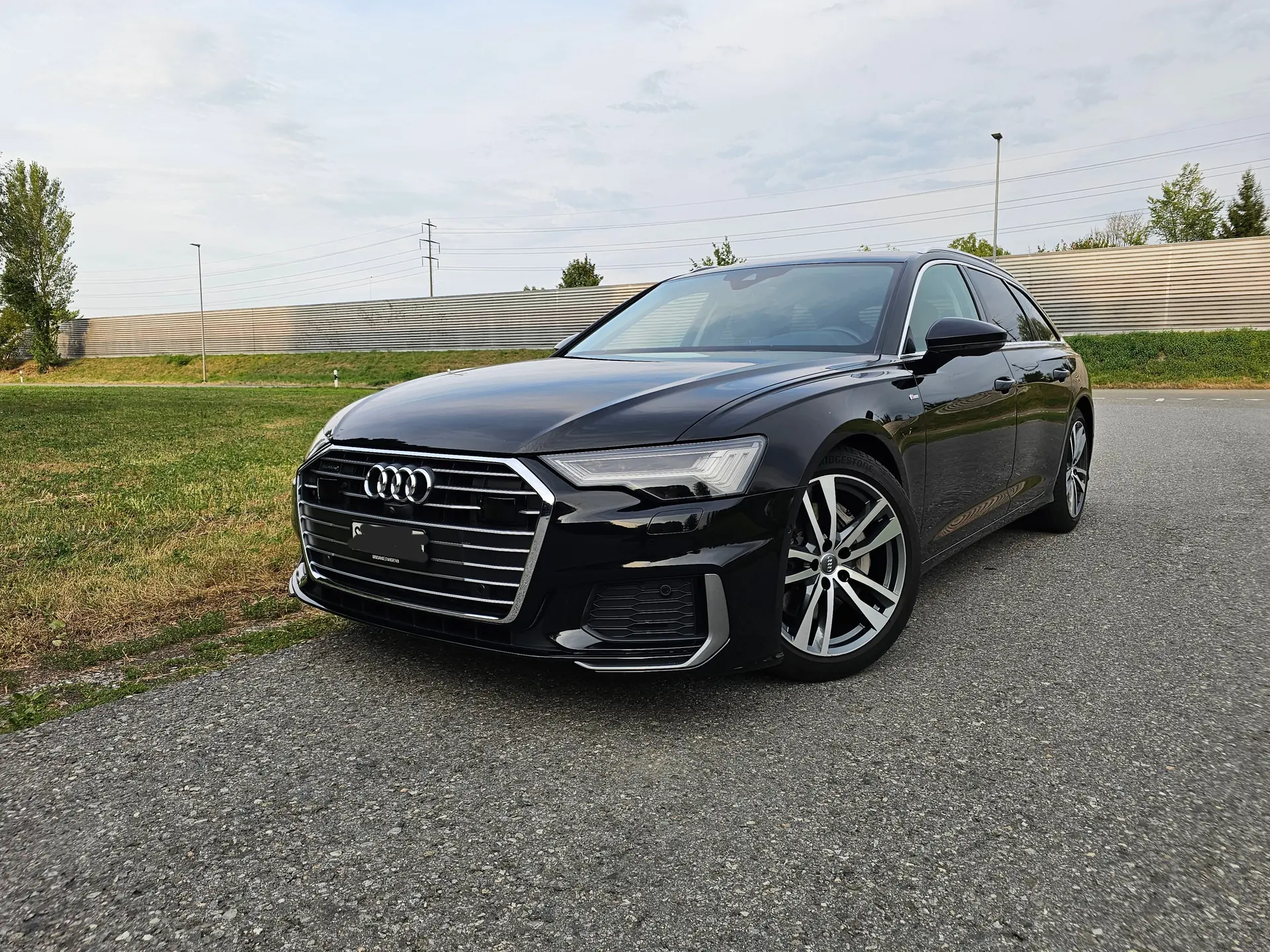 Audi A6 Avant 3.0 TDI — Berline familiale haut de gamme, 145 000 km, transmission intégrale — Außenansicht