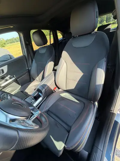 Mercedes-Benz GLA 200 AMG Line — SUV compact sportif, 29 500 km seulement — dashboard