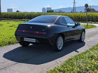 Alfa Romeo GTV 2.0 16V JTS — Coupé sportif d'exception, véhicule de collection en état impeccable — interni