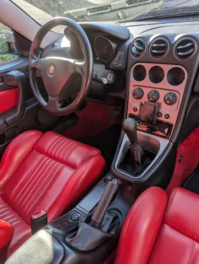 Alfa Romeo GTV 2.0 16V JTS — Coupé sportif d'exception, véhicule de collection en état impeccable — Miniatura 12