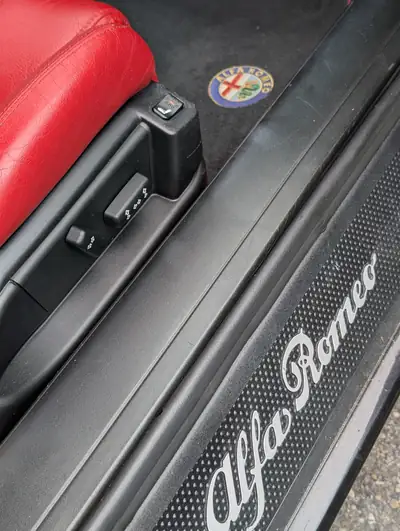 Alfa Romeo GTV 2.0 16V JTS — Coupé sportif d'exception, véhicule de collection en état impeccable — Miniatura 15