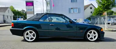 BMW 318i Cabriolet — Décapotable des années 90, motorisation éprouvée et style intemporel — Innenraum