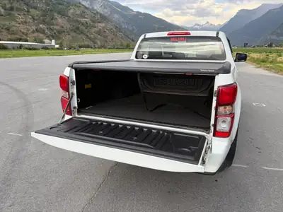 Isuzu D-MAX 1.9 DDi N60 BB+ 4×4 — Pick-up robuste avec équipements premium et faible kilométrage — interni