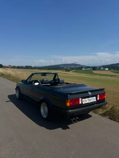 BMW 325i Cabrio E30 — Roadster classique, cuir, BBS, prêt à l'emploi — détail
