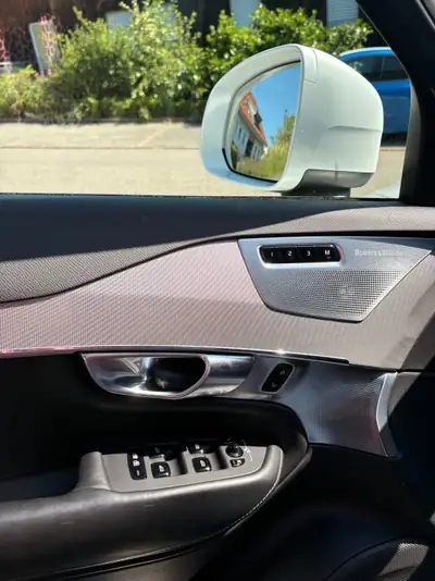 Volvo XC90 T8 Inscription 7 places — SUV hybride rechargeable, 408 ch et très économe — Thumbnail 8