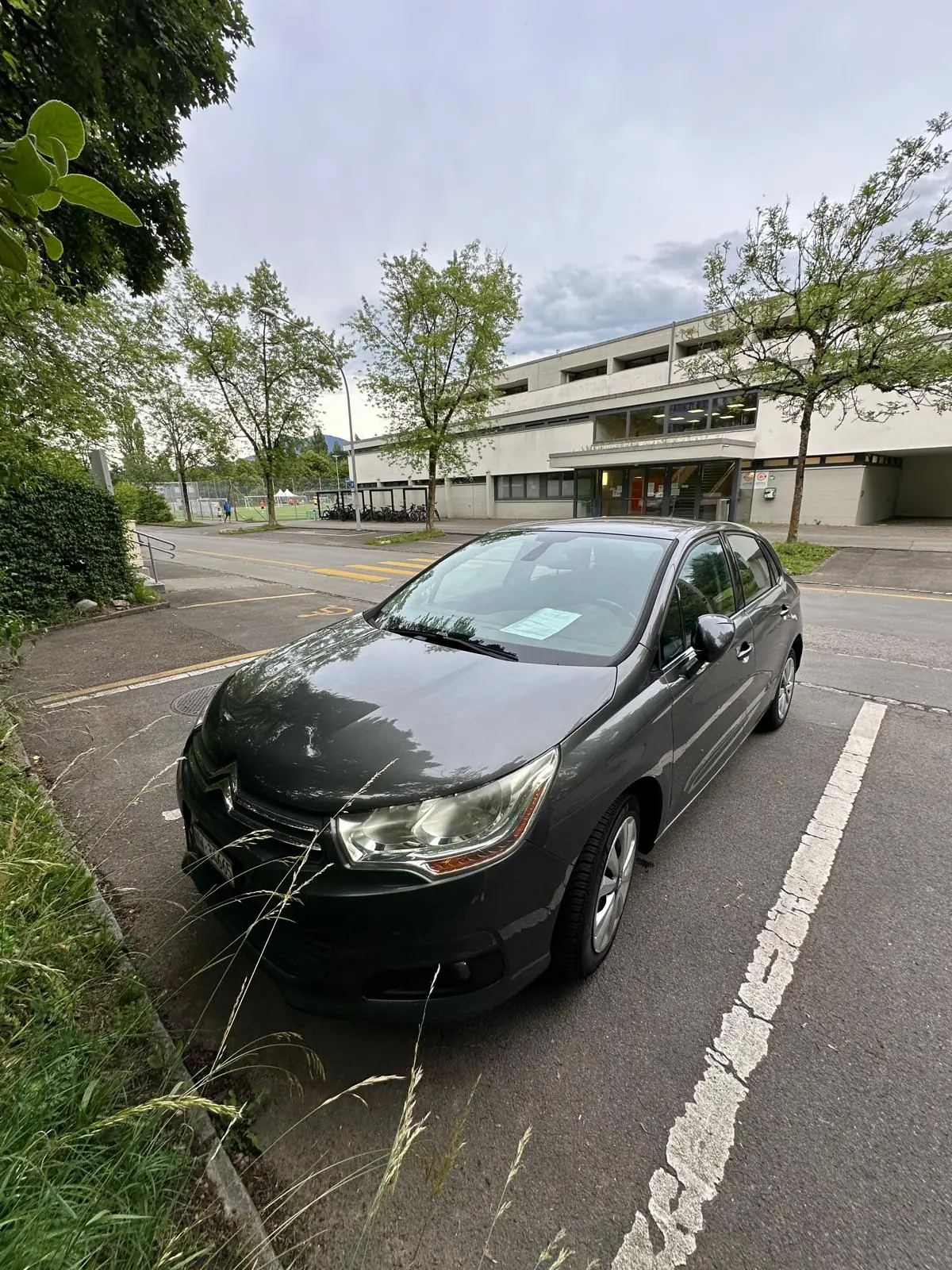 Citroën C4 1.6 HDi SST — Berline diesel fiable, révisions complètes et MFK valide — vue extérieure