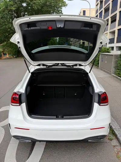 Mercedes-Benz Classe A 220 AMG Line 4Matic — Berline compacte dynamique, peu kilométrée — Detail