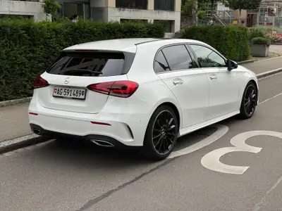Mercedes-Benz Classe A 220 AMG Line 4Matic — Berline compacte dynamique, peu kilométrée — Miniatur 7